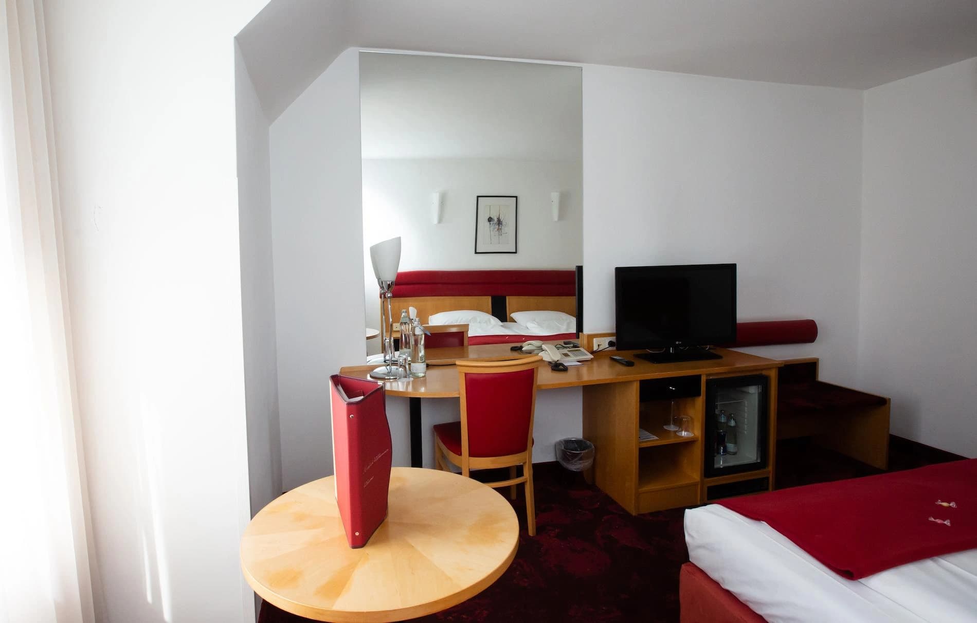 Queen-Size mit Balkon at Hotel Boltzmann Vienna, photo 2 of 4